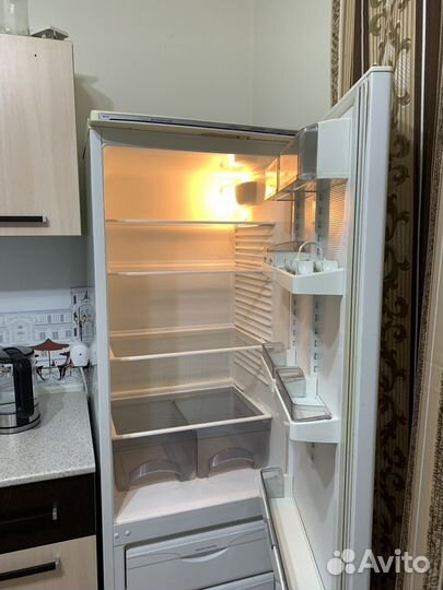 Холодильник Атланта бу