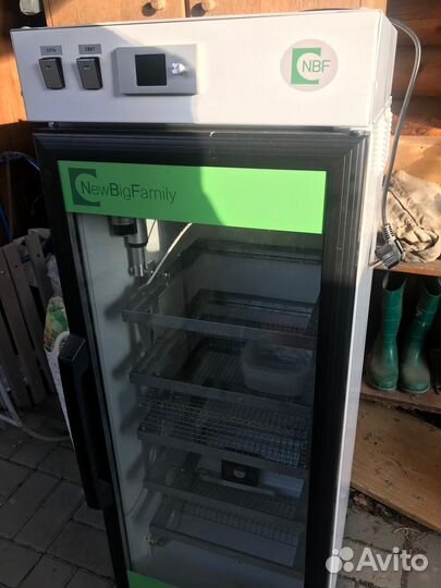 Инкубатор для яиц автоматический