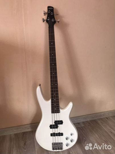 Бас гитара ibanez