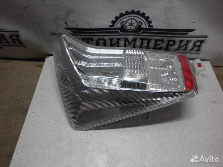 Фонарь Toyota Prius 30 2010 1.8