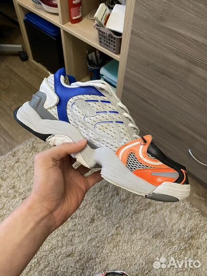 Vetements x reebok spike runner 400