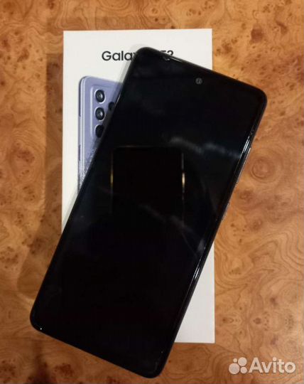 Мобильный телефон б/у samsung а52