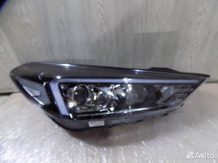 Фара правая Hyundai Tucson