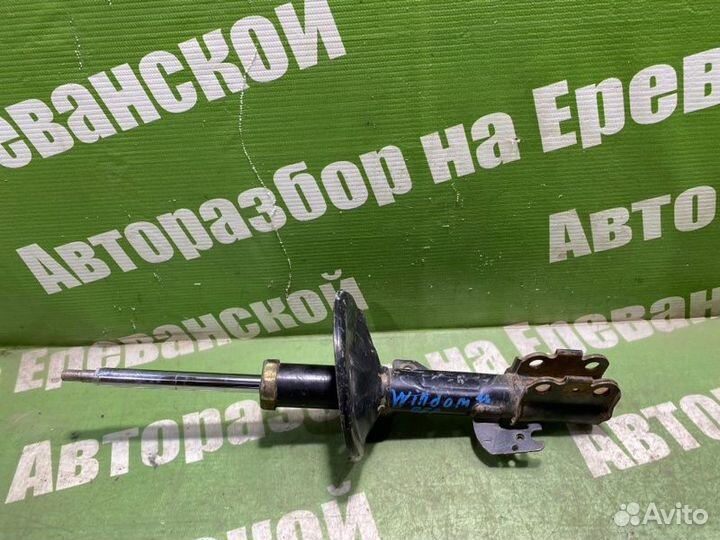 Стойка подвески передняя левая Toyota Windom MCV10