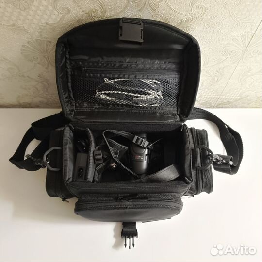 Зеркальный фотоаппарат Canon