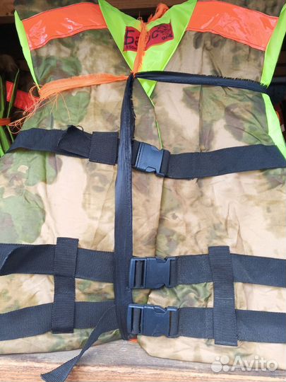 Спасательные жилеты