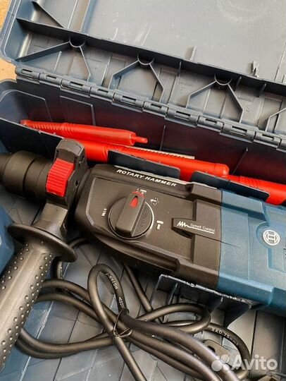 Пeрфоратор Bosch 2-28 Съeмный пaтpoн + Нaбор буpoв