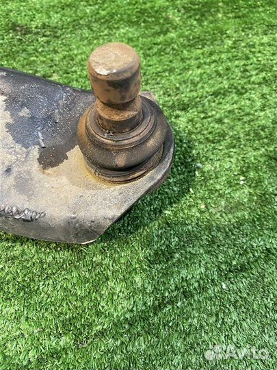 Рычаг(5) передний правый Nissan X-Trail NT32 2016