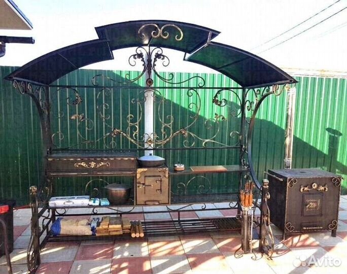 Мангал с крышей