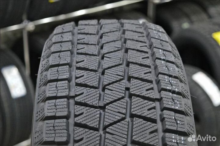 Sailun Ice Blazer Arctic SUV 235/55 R18 104H