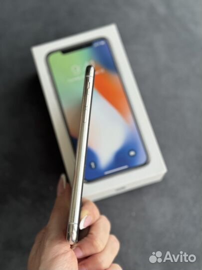 iPhone X, 64 ГБ