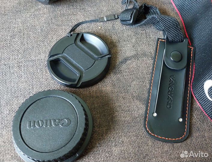 Зеркальный фотоаппарат canon 550d