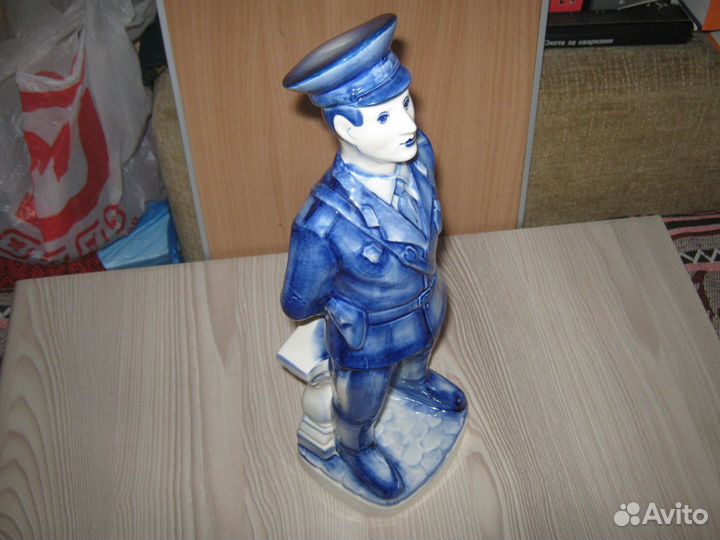 Штоф фарфоровый 