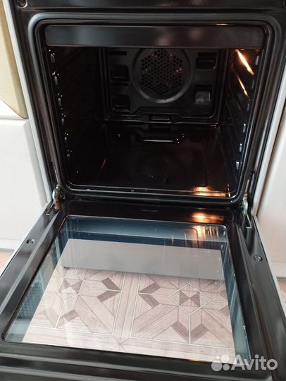 Плита, все в рабочем состоянии. С конвекцией