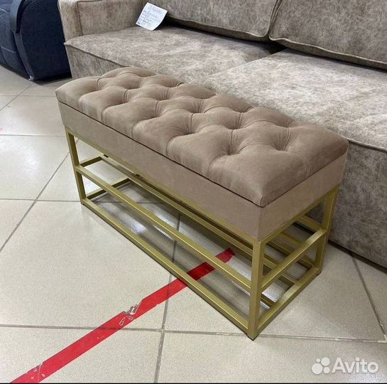 Кровать двухспальная с мягким изголовьем