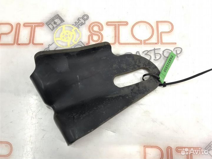 Крюк буксировочный Toyota prius ZVW30 2009-2011 3