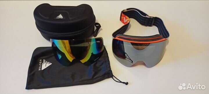 Горнолыжные очки vector