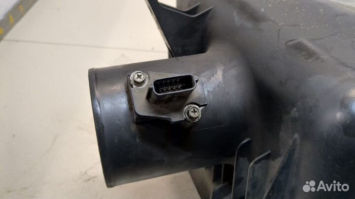 Корпус воздушного фильтра Infiniti QX56