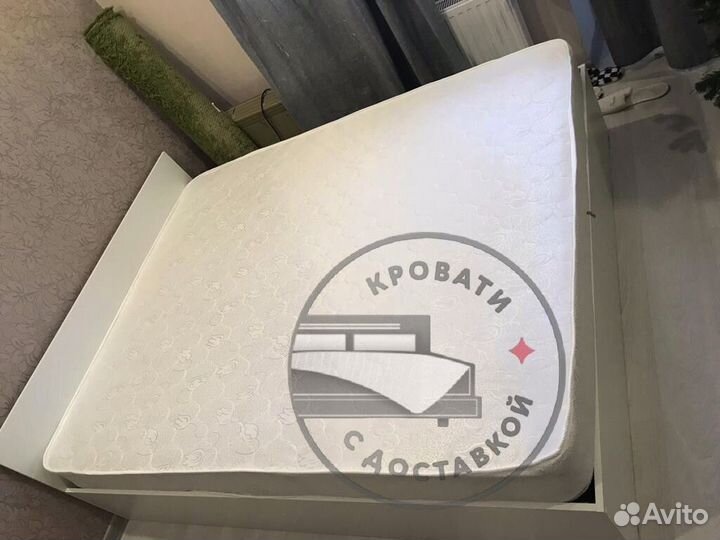 Кровать