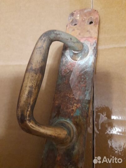 Старинная дверная ручка