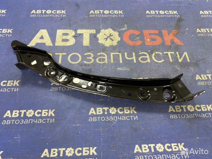 Планка под фару левая Toyota Avensis ADT250 1adftv