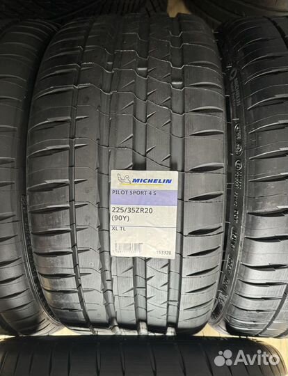 Michelin Pilot Sport 4 S 255/30 R20 и 225/35 R20 92Y