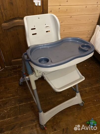 Стул для кормления удобный