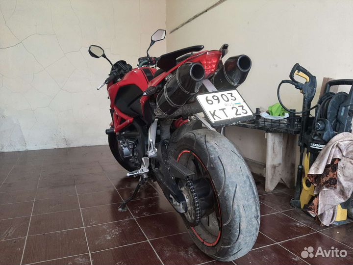 Benelli stels 600