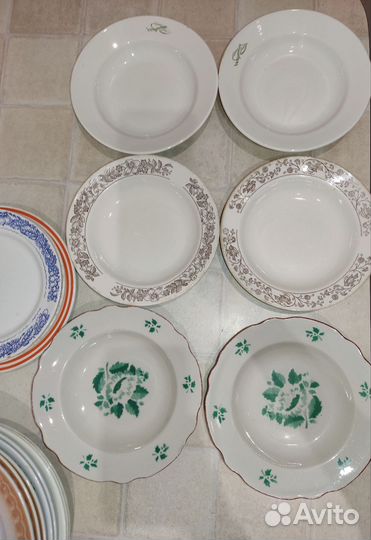 Тарелки фарфоровые