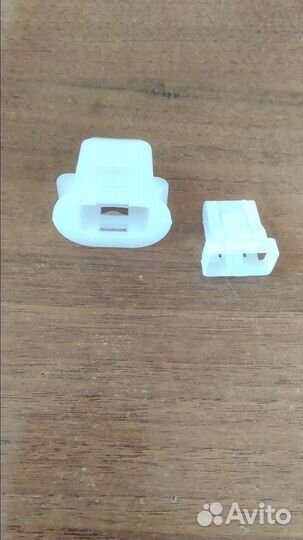 Фиксатор крепления заднег сиденья Шевроле 94535926