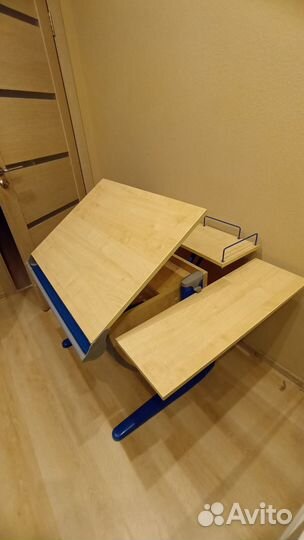 Детский письменный стол