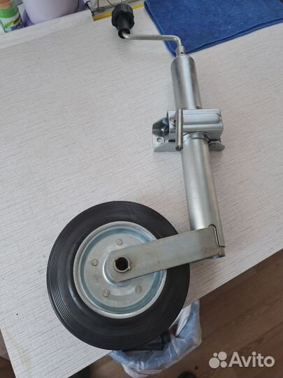 Опорное колесо к легковому прицепу