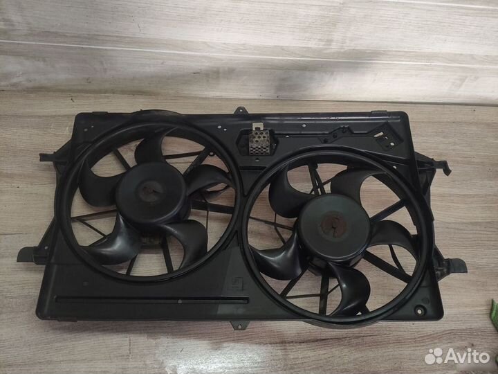Диффузор радиатора с вентилятором Ford Focus 1