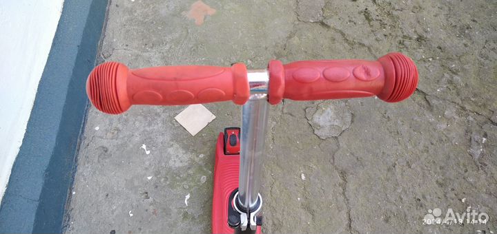 Самокат трехколесный до 60кг