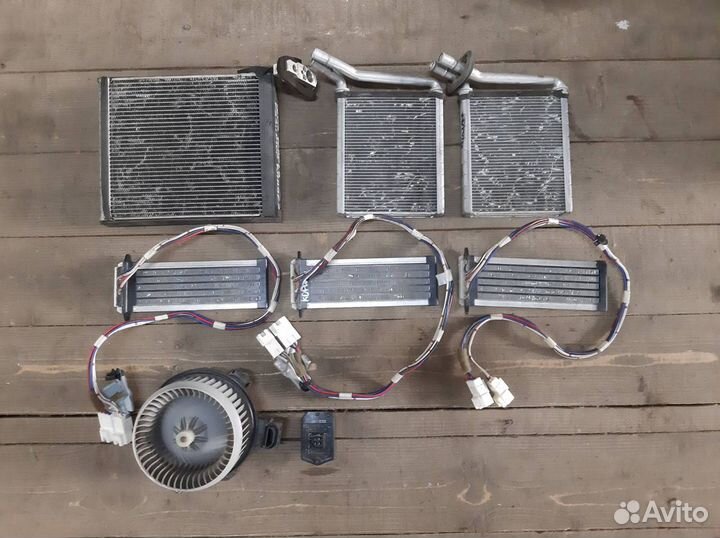 Toyota Corolla E150 06-13г Комплектующие отопителя