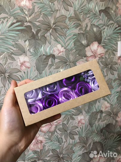 Атласные розы