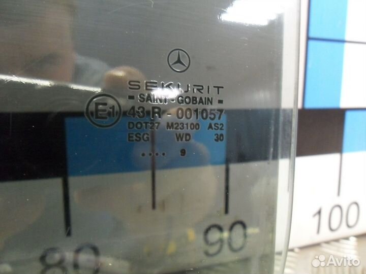 Б/У Стекло двери задней левой W202