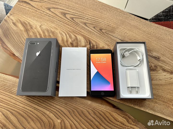 iPhone 8 Plus, 64 ГБ