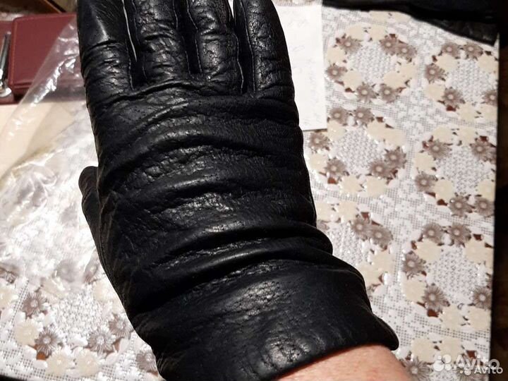 Перчатки женские кожаные и тканевые