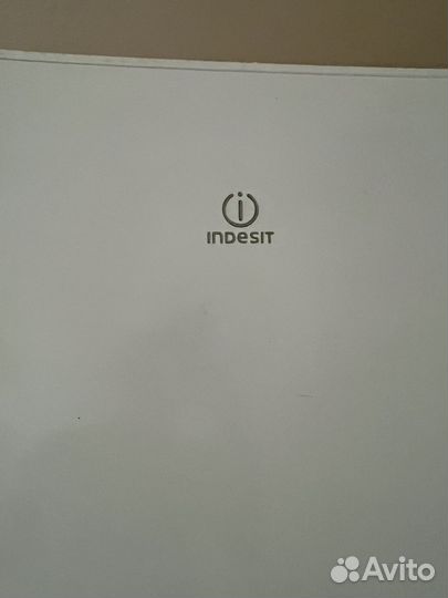 Холодильник бу indesit