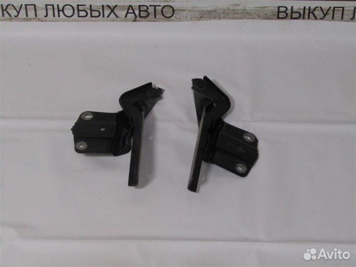 Петля капота левая Vw Jetta 1.6 CLR 2013