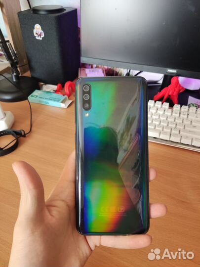 Samsung Galaxy A70, 8/128 ГБ