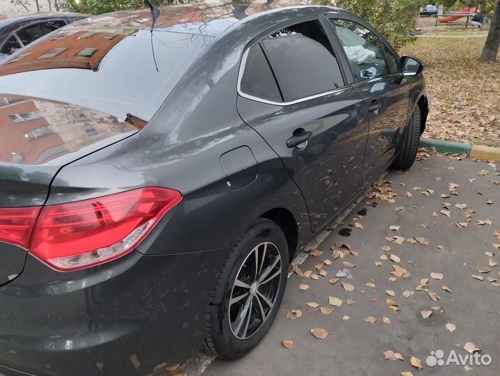 Citroen C4 1.6 МТ, 2015, битый, 170 000 км