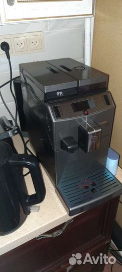 Кофемашина Saeco Lirika One Touch Cappuccino