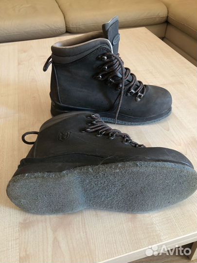 Вейдерсы и забродные ботинки