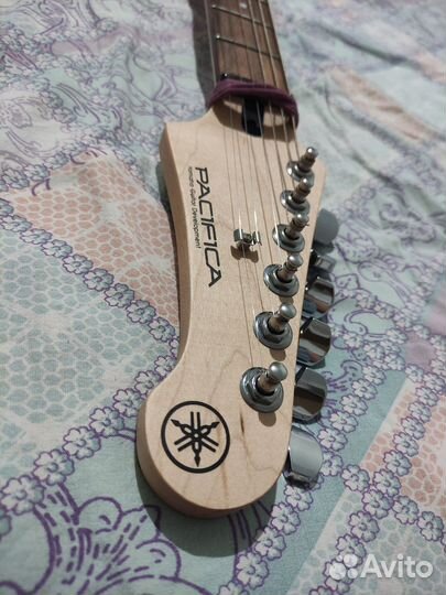 Yamaha pacifica 112j Natural Yellow Satin