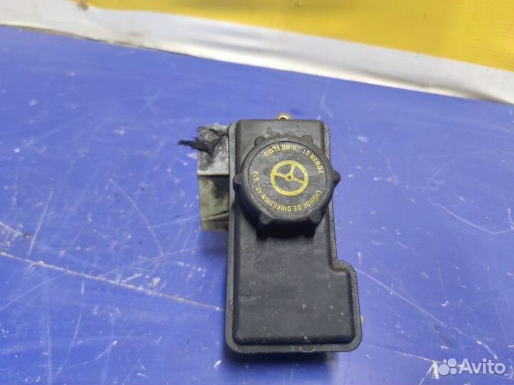 Бачок гидроусилителя руля Ford Mondeo 3 седан 2.0