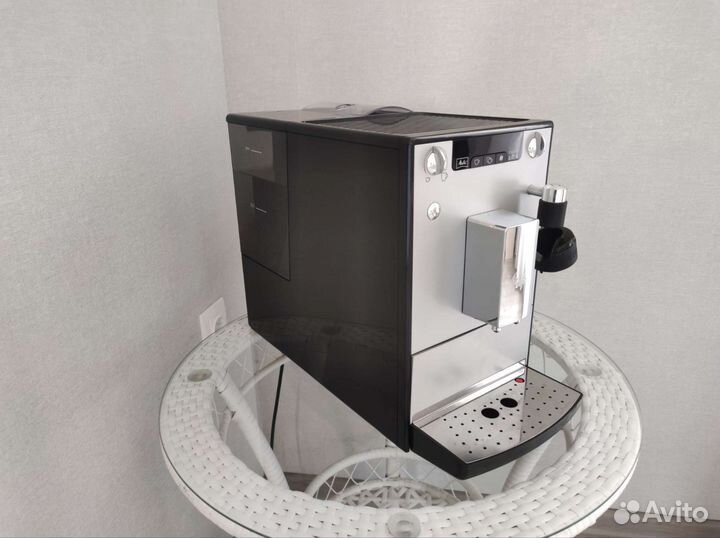 Кофемашина Melitta Ceffeo Lattea