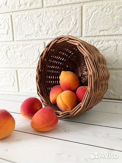 Корзина плетеная из бумажной лозы