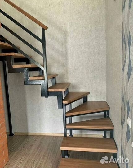 Лестница на металлокаркасе